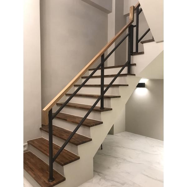 樓梯扶手案件圖片