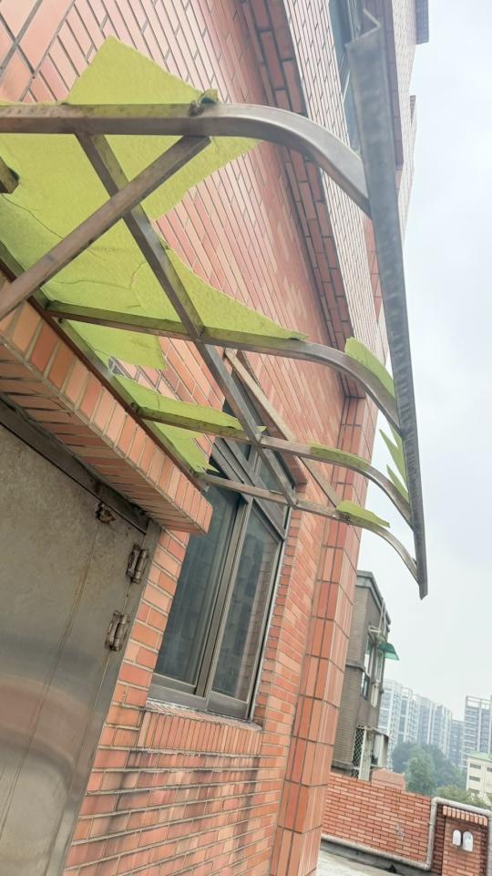 遮雨棚安裝案件圖片