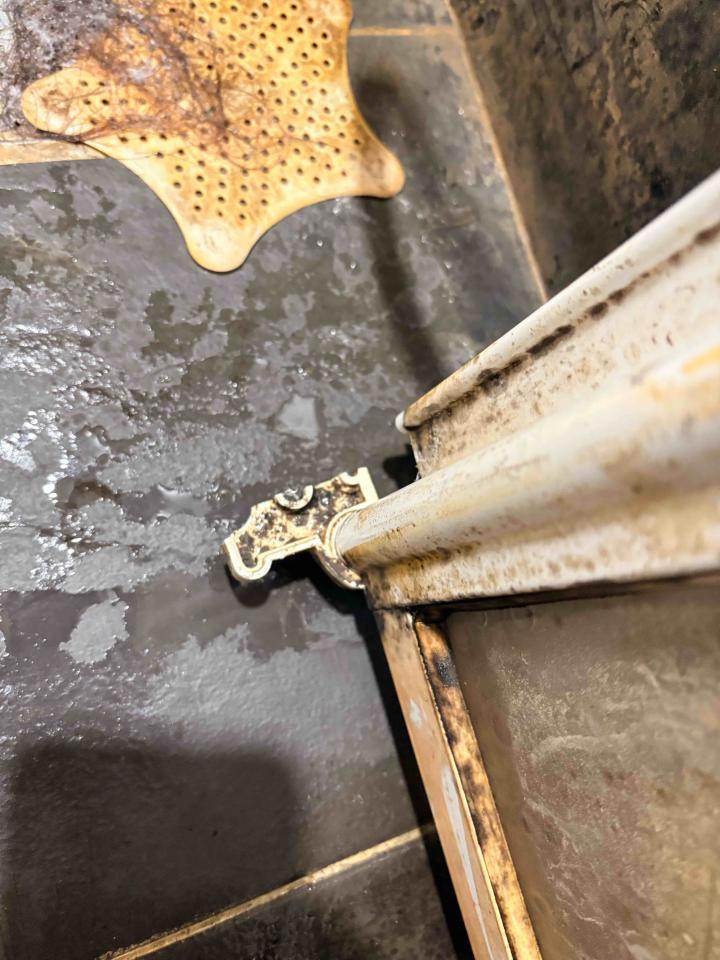 淋浴拉門安裝維修案件圖片