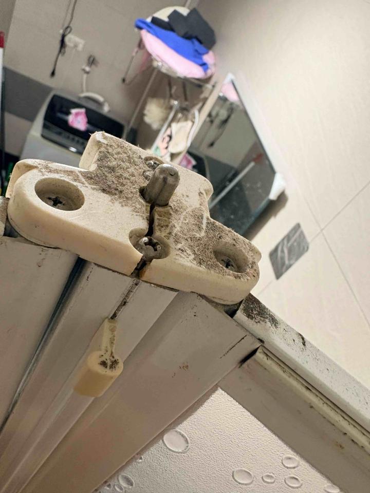 淋浴拉門安裝維修案件圖片