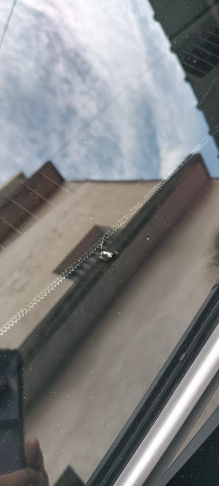 汽車玻璃修補案件圖片