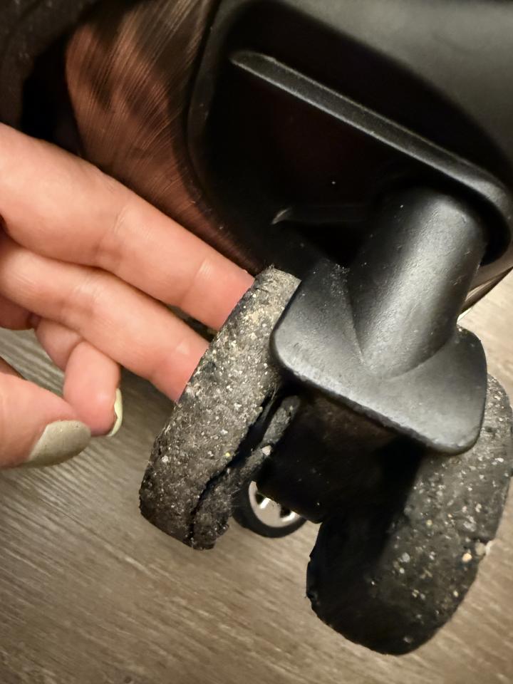 行李箱維修案件圖片