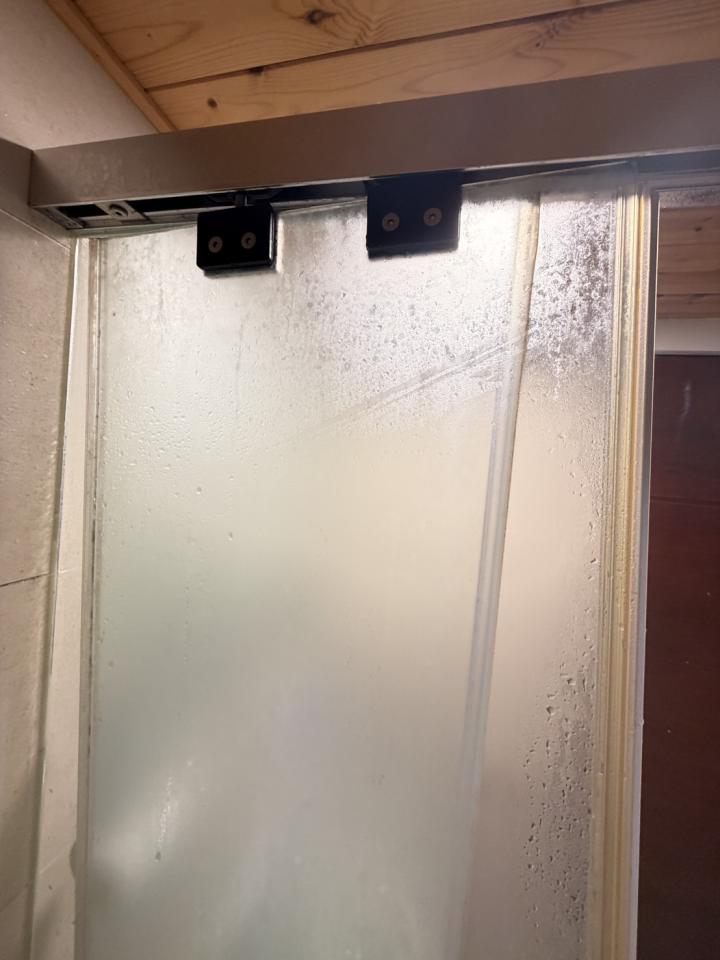 淋浴拉門安裝維修案件圖片