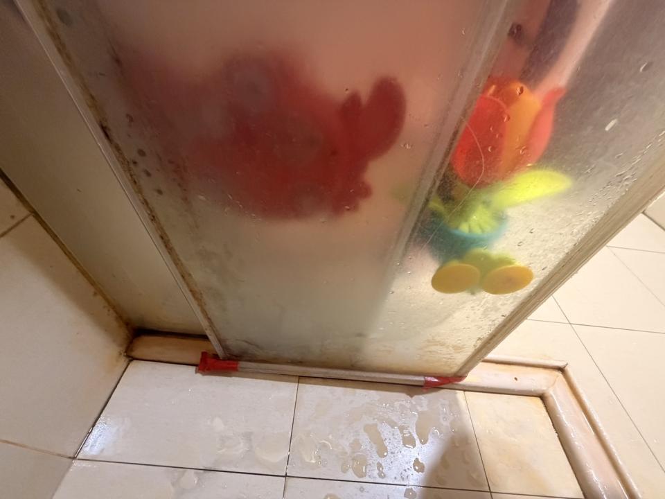 淋浴拉門安裝維修案件圖片