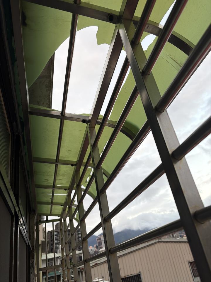 遮雨棚安裝案件圖片