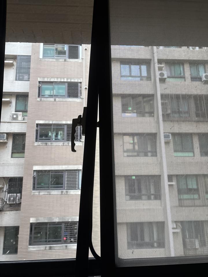 窗戶維修案件圖片