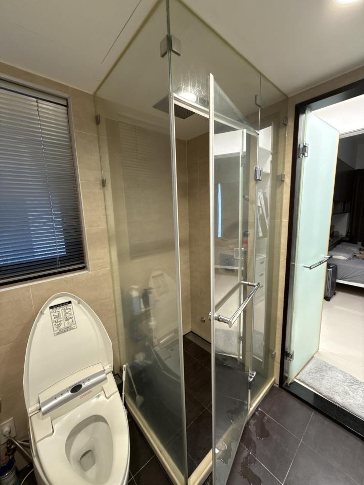 淋浴拉門安裝維修案件圖片