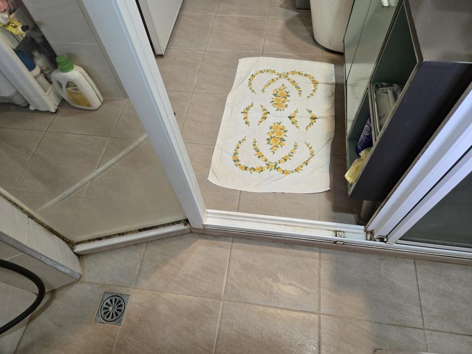 淋浴拉門安裝維修案件圖片