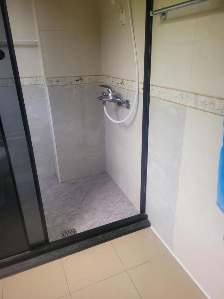 淋浴拉門安裝維修案件圖片