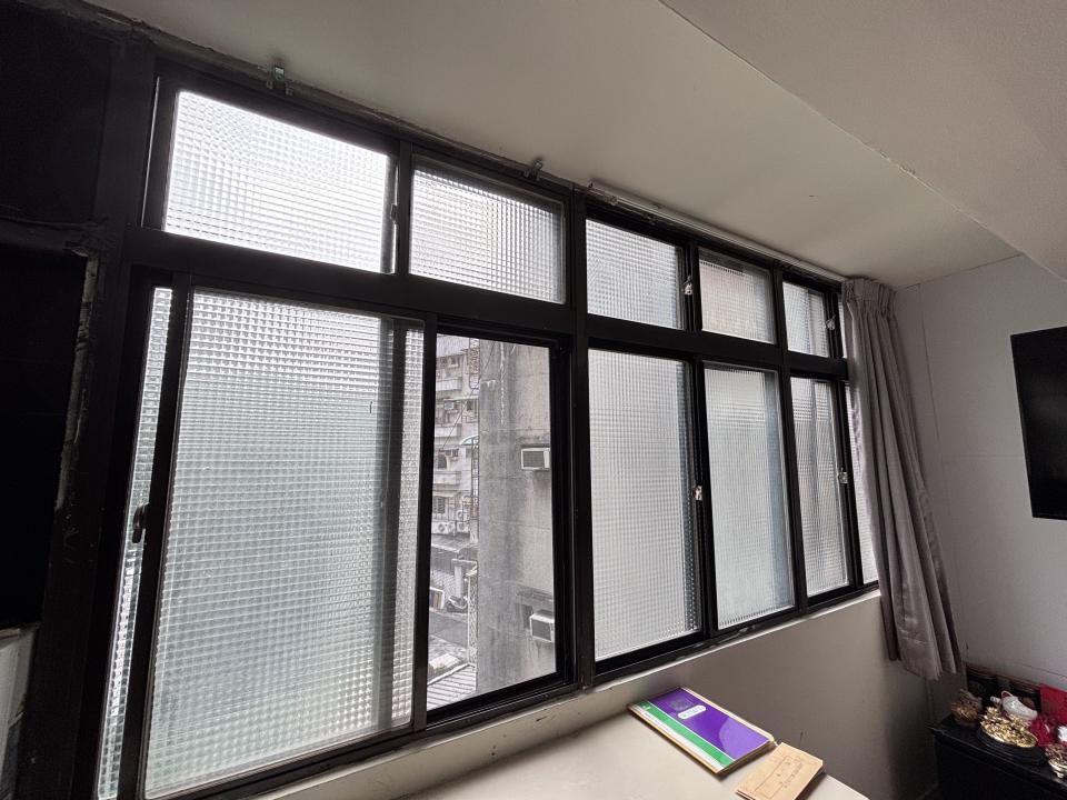 窗簾安裝維修案件圖片