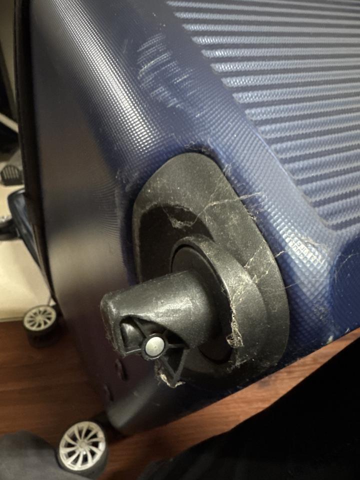 行李箱維修案件圖片