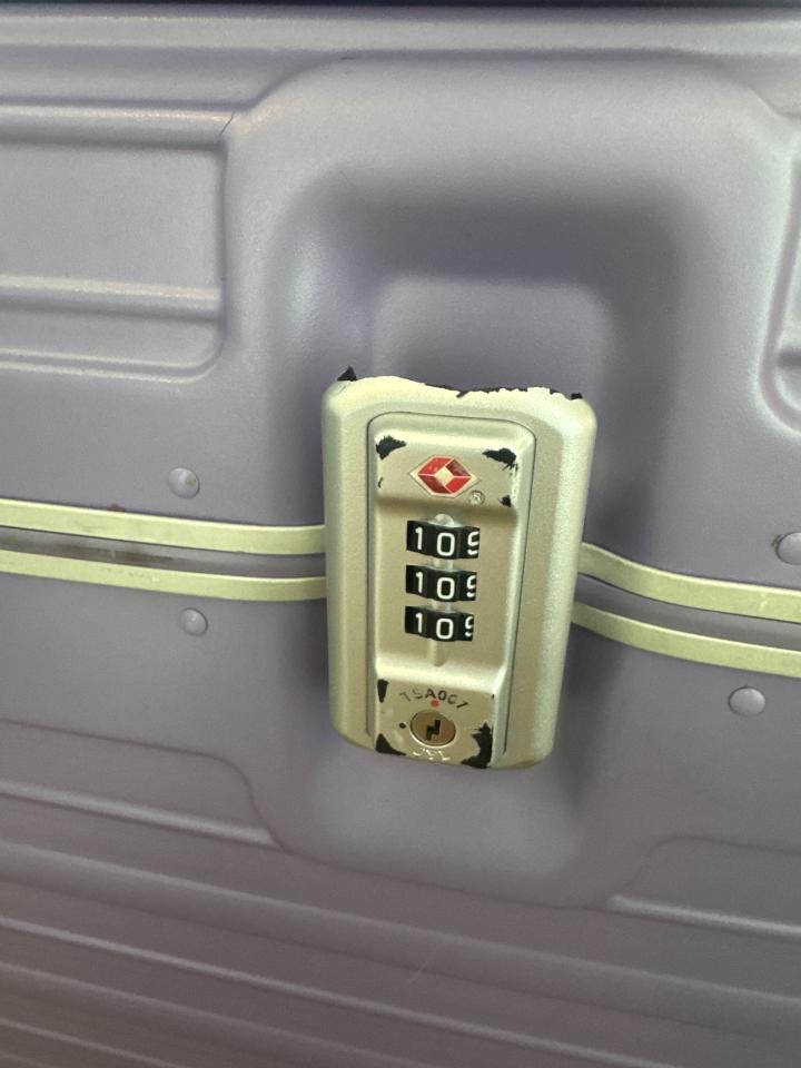 行李箱維修案件圖片