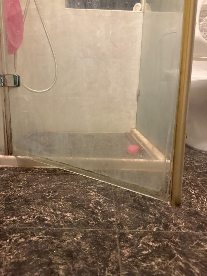 淋浴拉門安裝維修案件圖片