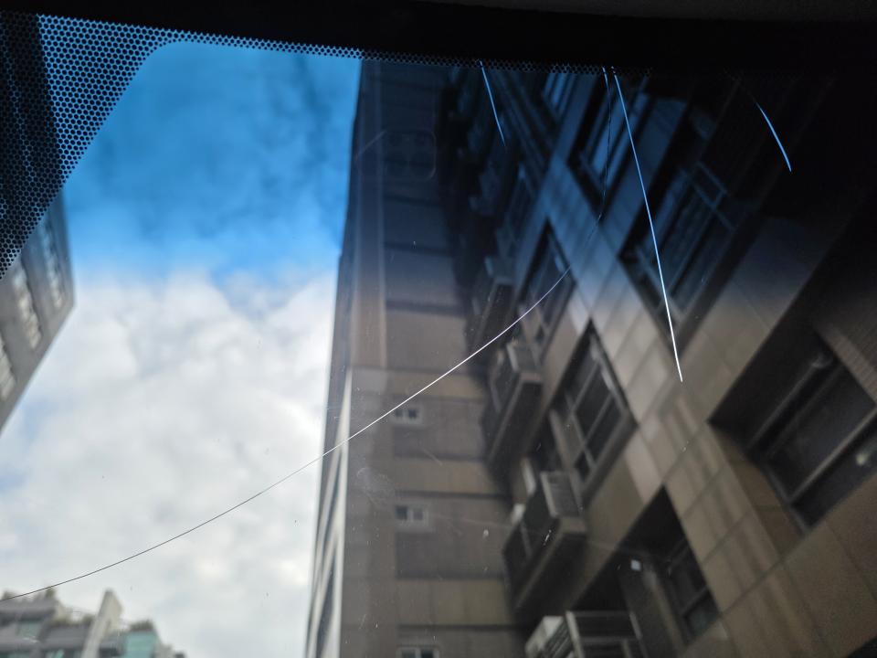 汽車玻璃修補案件圖片