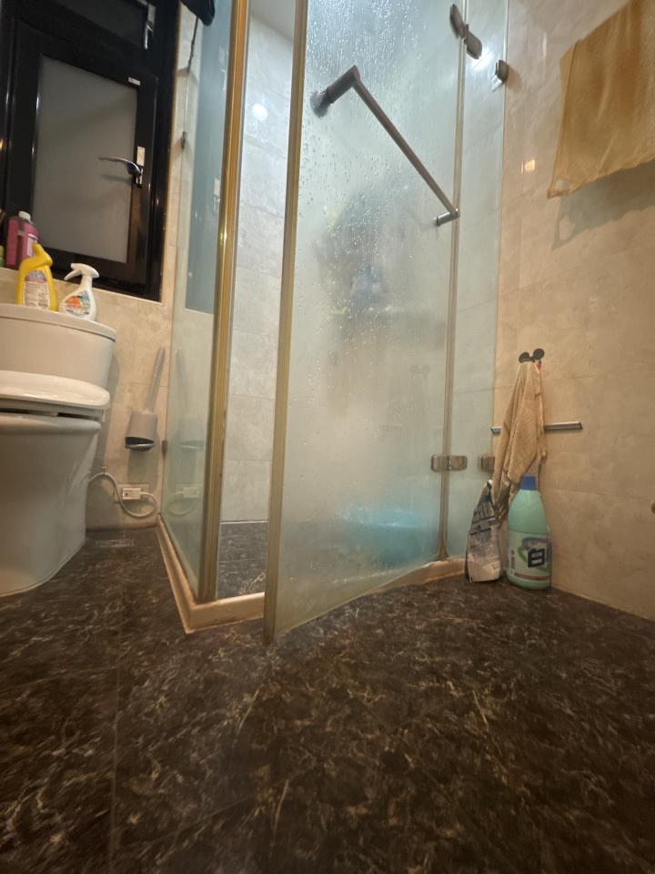 淋浴拉門安裝維修案件圖片