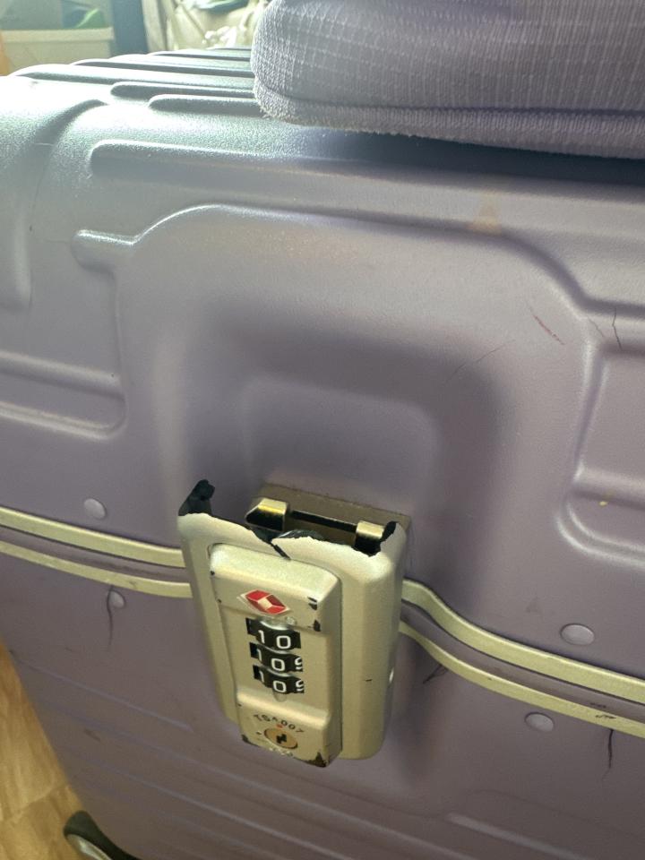 行李箱維修案件圖片
