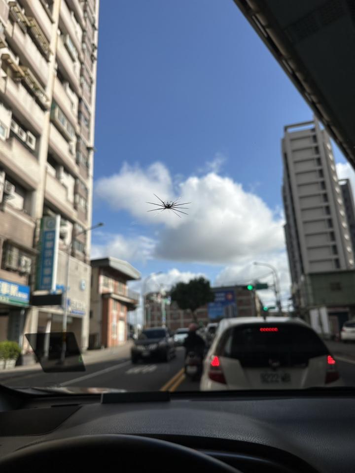 汽車玻璃修補案件圖片