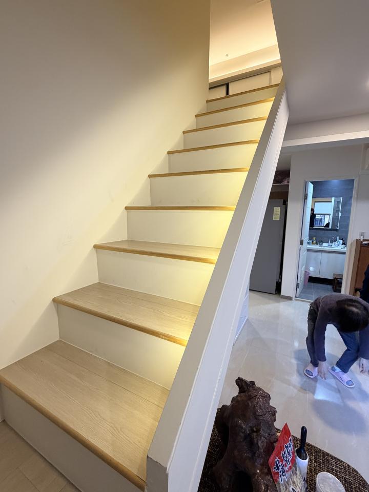 樓梯扶手案件圖片