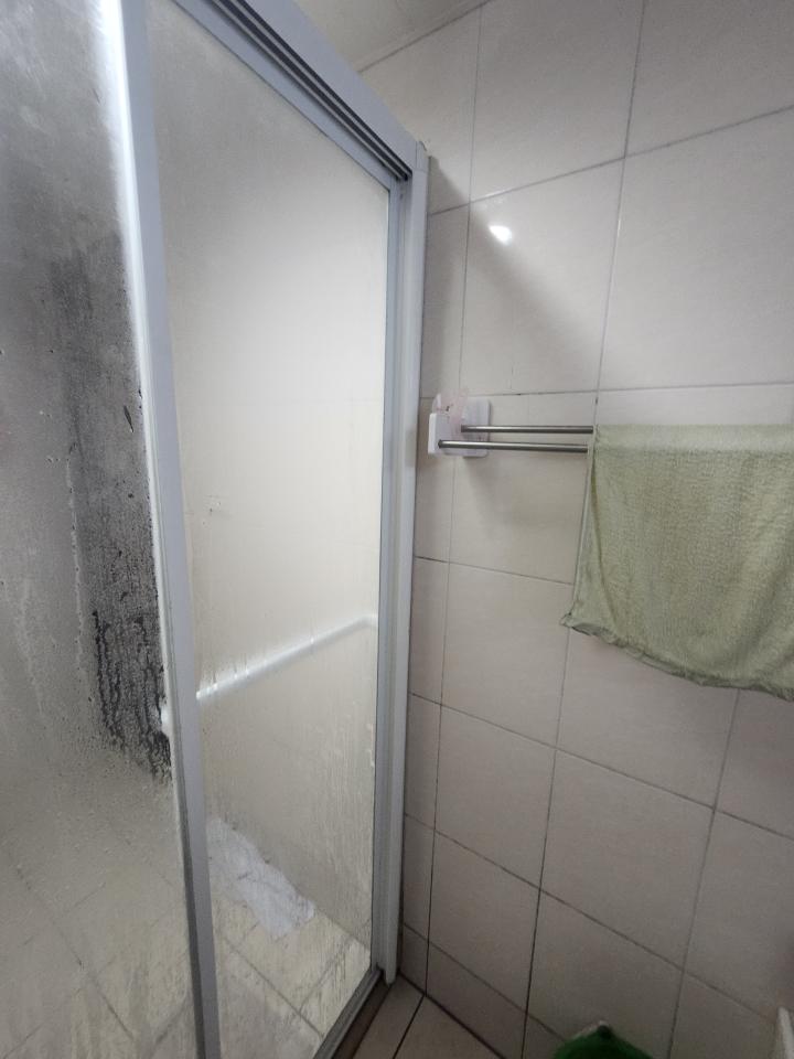 淋浴拉門安裝維修案件圖片