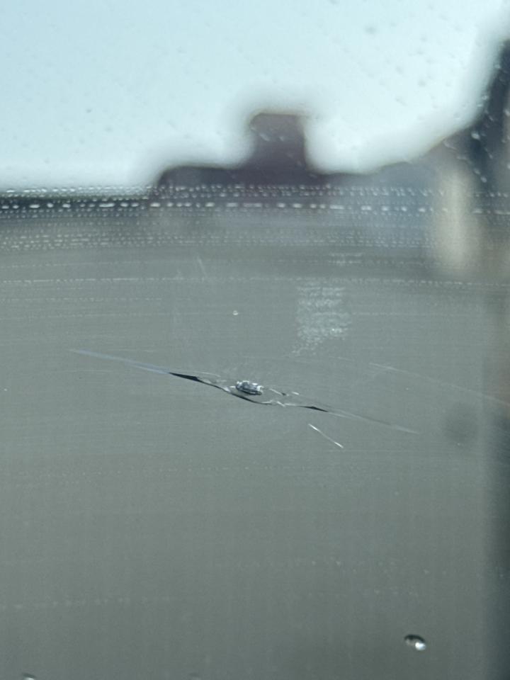 汽車玻璃修補案件圖片