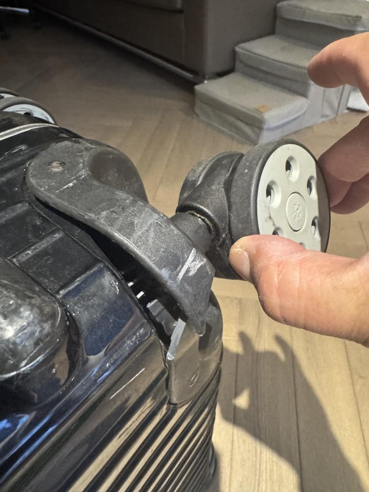 行李箱維修案件圖片