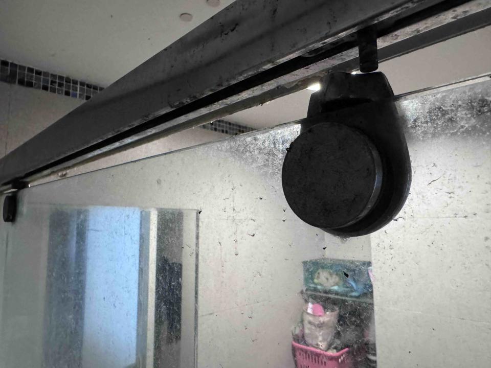 淋浴拉門安裝維修案件圖片