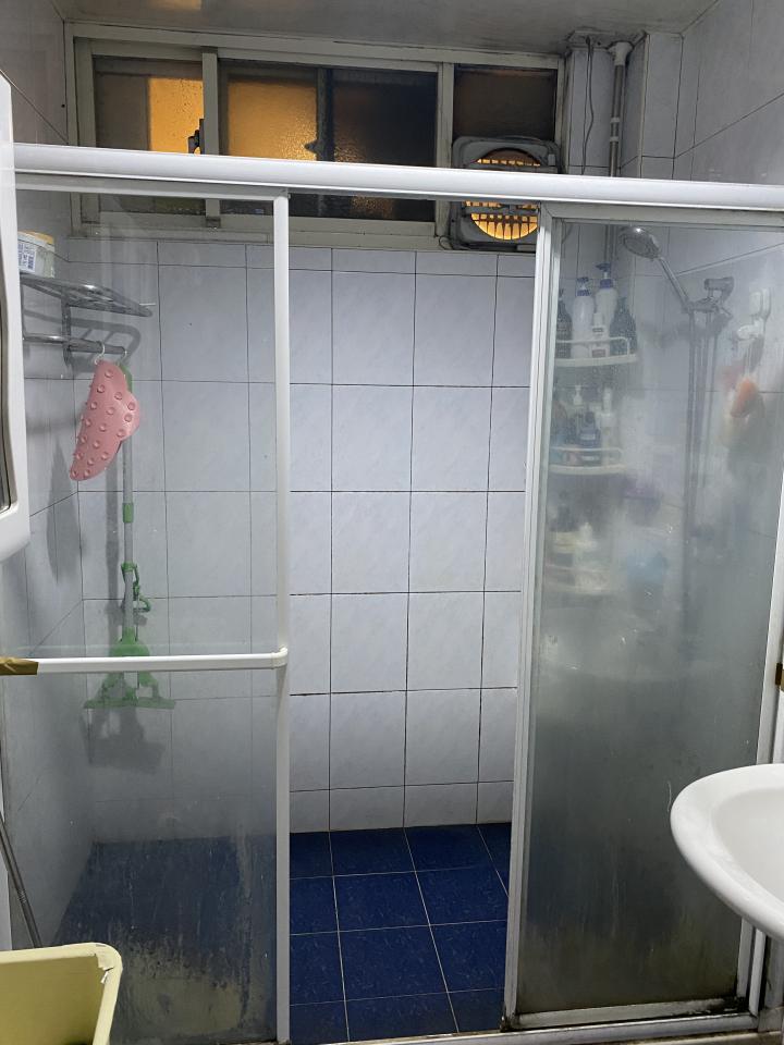 淋浴拉門安裝維修案件圖片