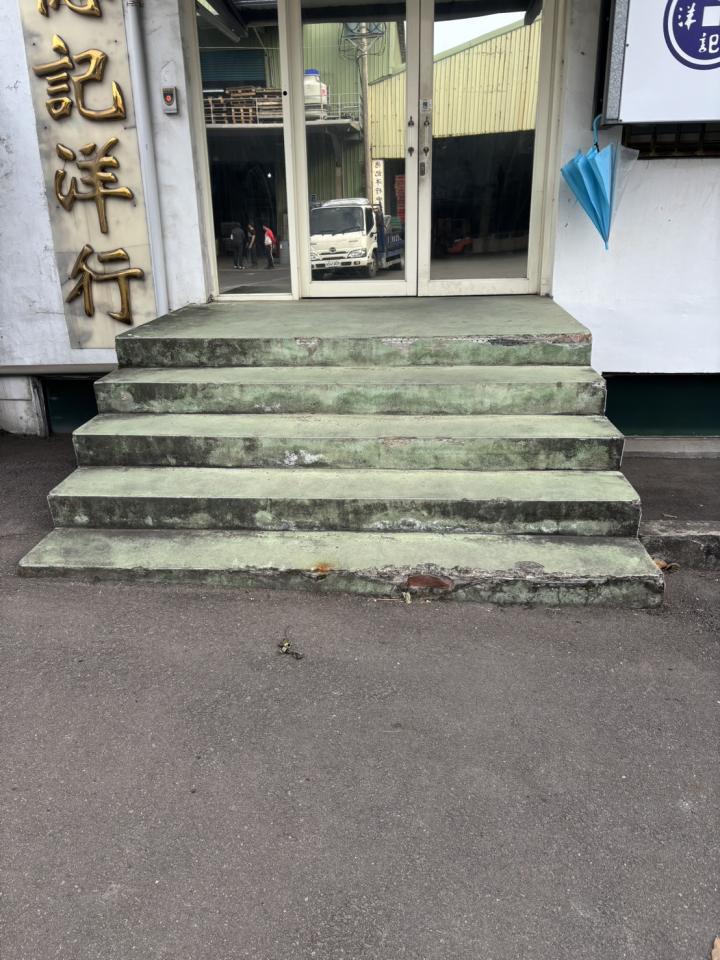 樓梯扶手案件圖片