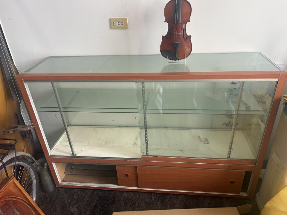 玻璃展示櫃訂做案件圖片