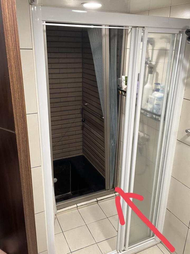 淋浴拉門安裝維修案件圖片