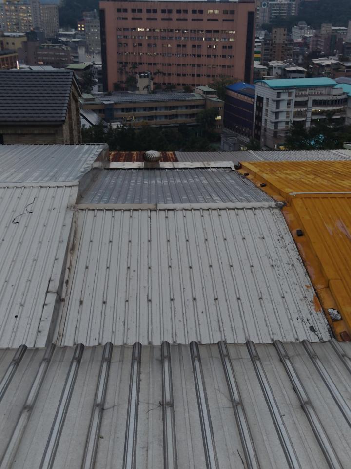 鐵皮屋頂案件圖片