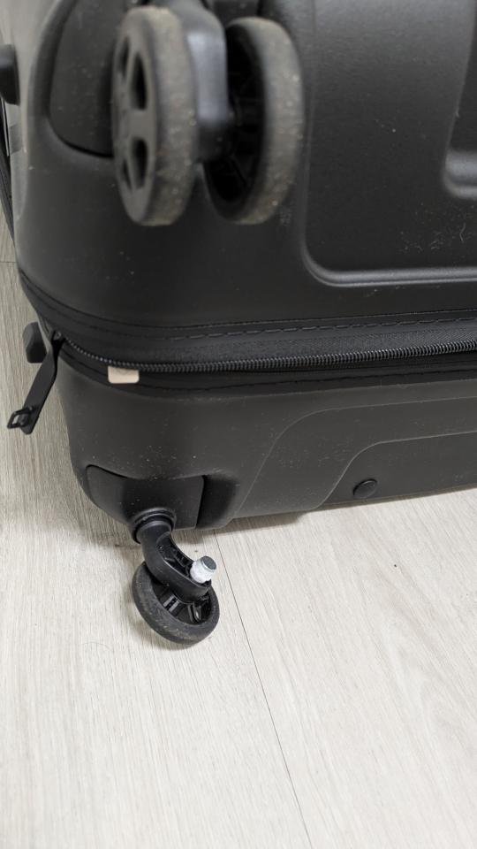 行李箱維修案件圖片