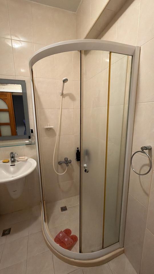 淋浴拉門安裝維修案件圖片