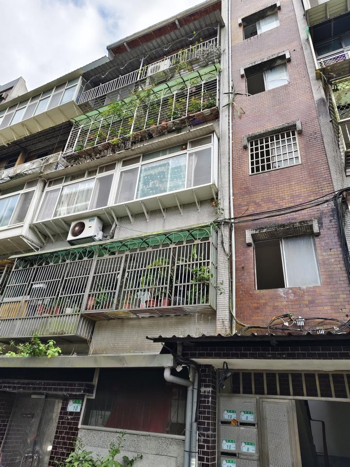 採光罩案件圖片