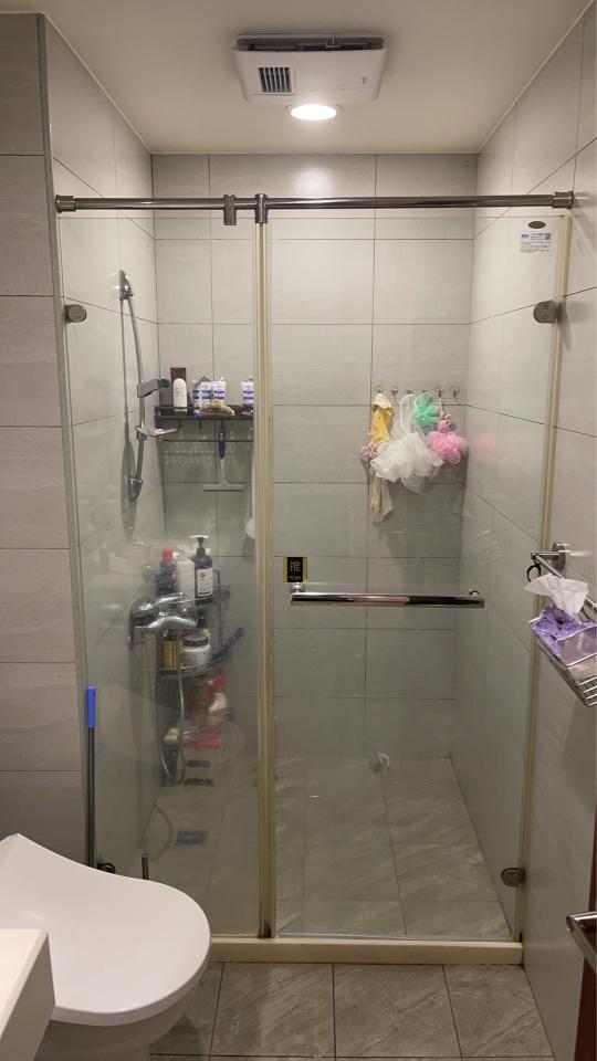 淋浴拉門安裝維修案件圖片