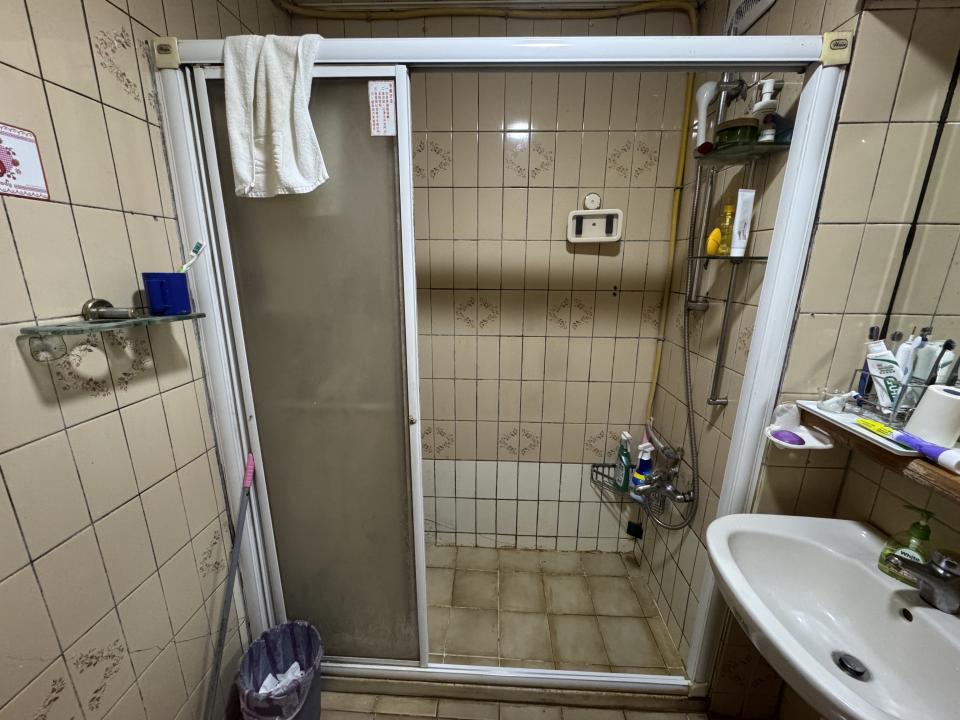 淋浴拉門安裝維修案件圖片