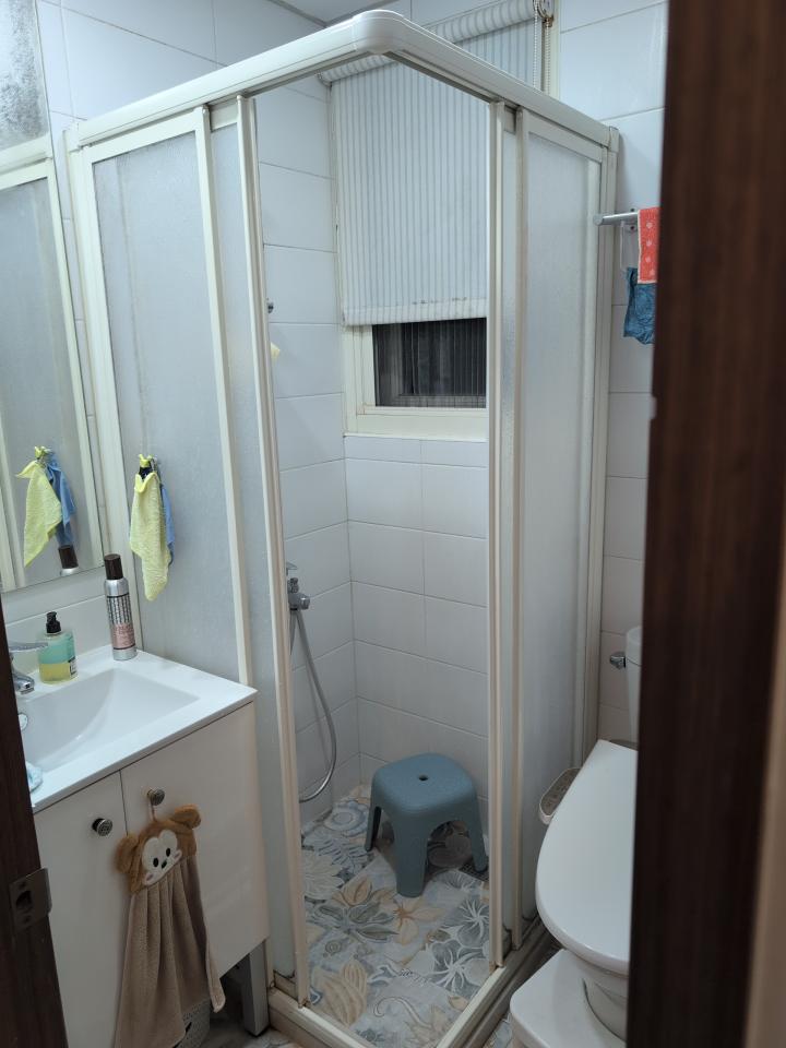 淋浴拉門安裝維修案件圖片