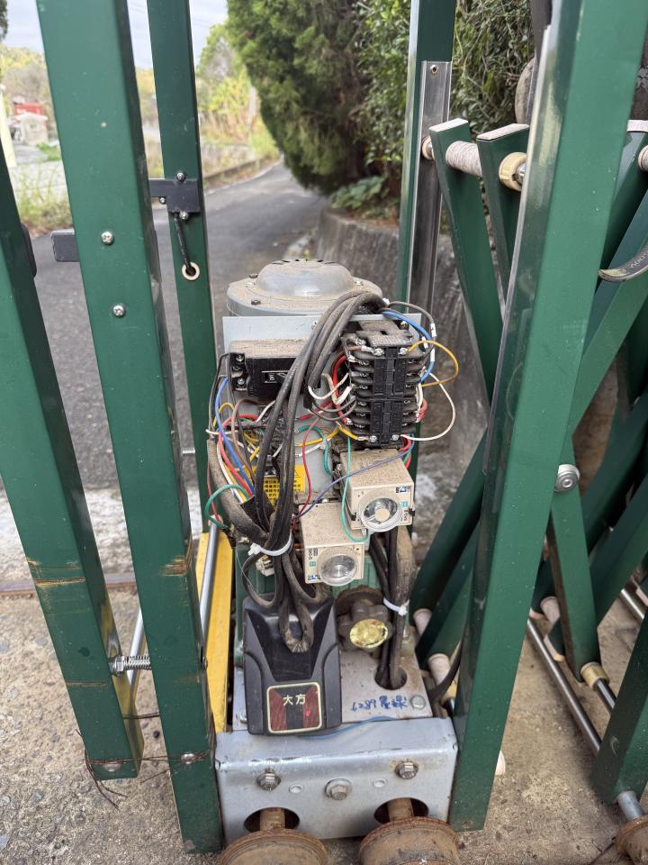 鐵捲門維修案件圖片