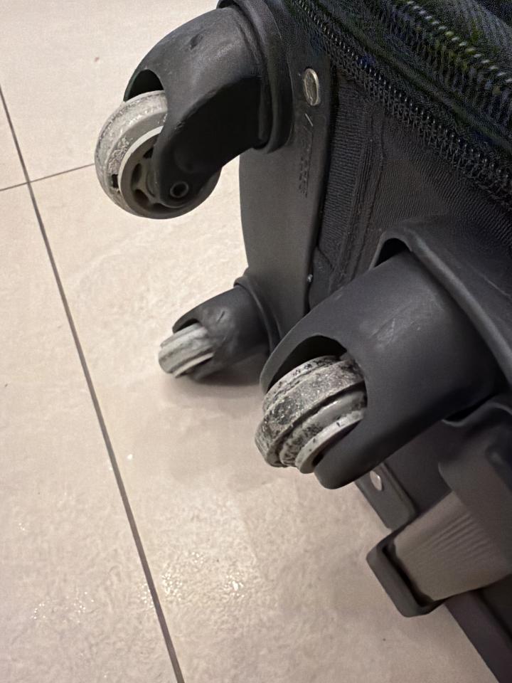 行李箱維修案件圖片