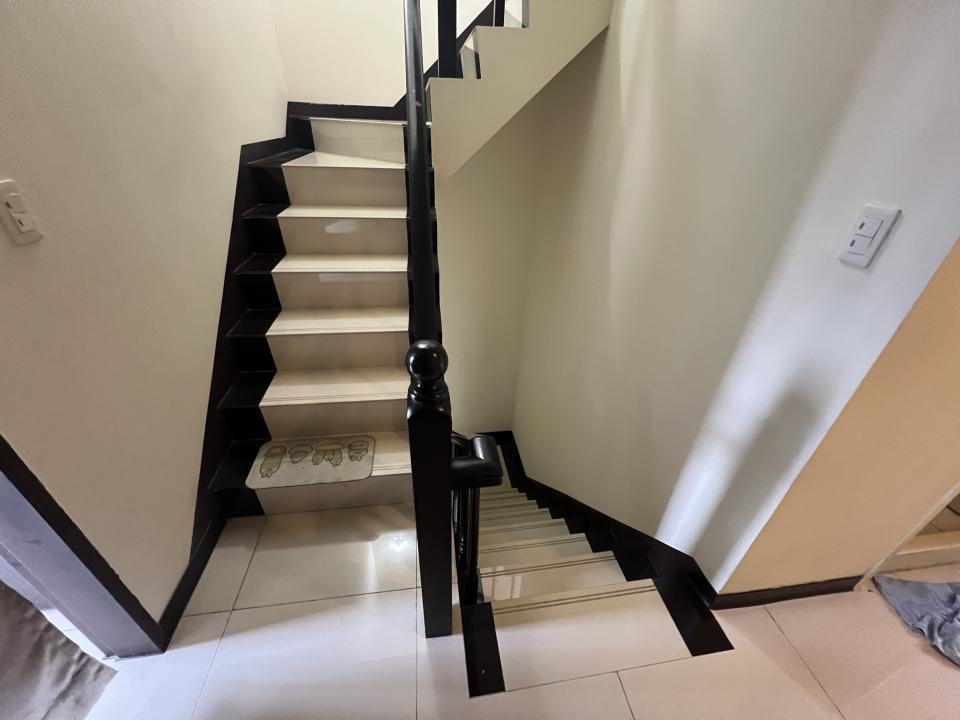 樓梯扶手案件圖片