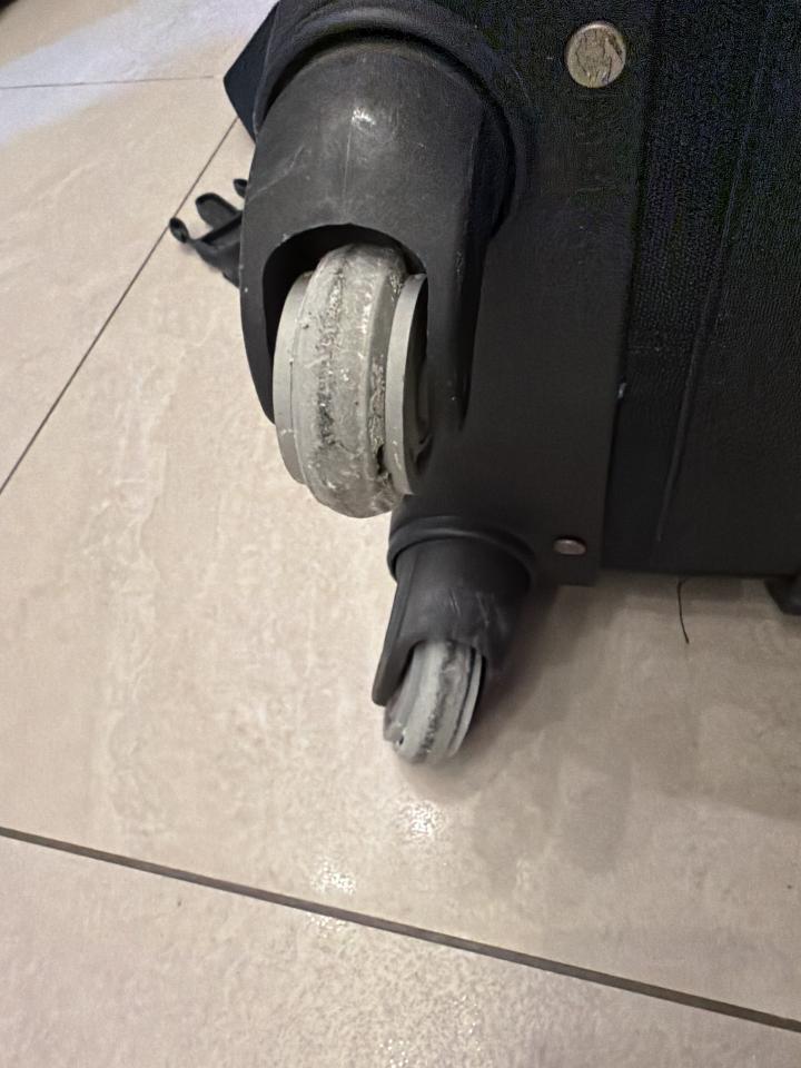 行李箱維修案件圖片