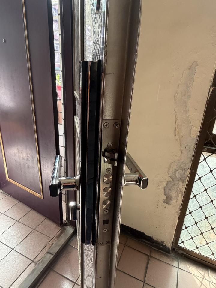 門片安裝案件圖片