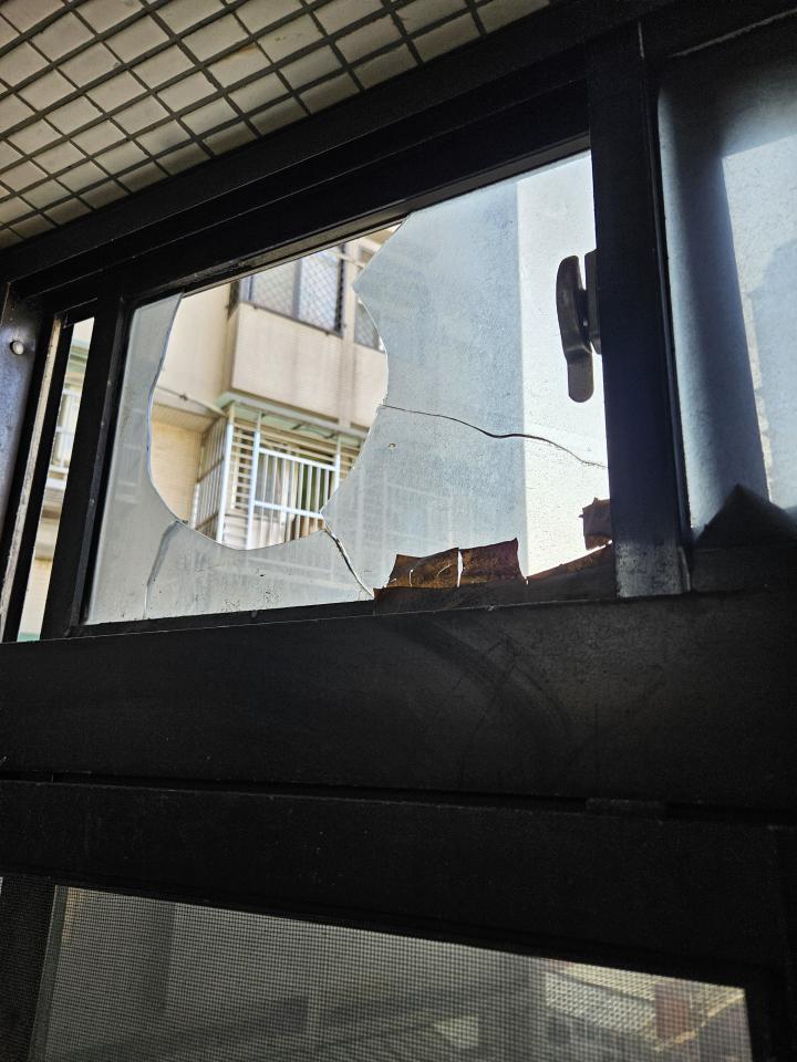 窗戶維修案件圖片