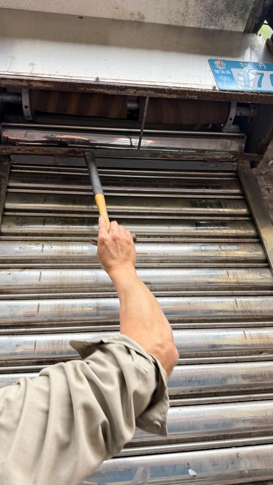 鐵捲門維修案件圖片