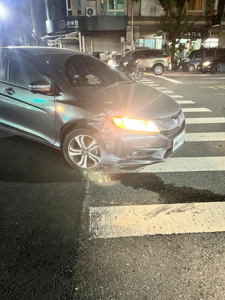 汽車板金烤漆案件圖片