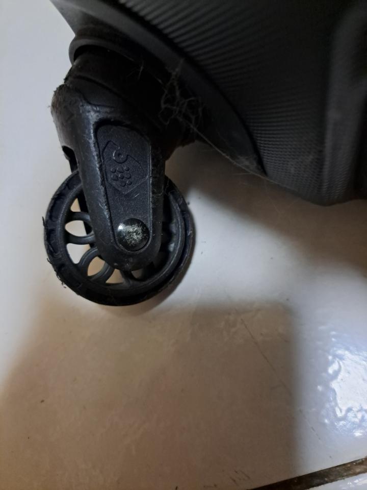 行李箱維修案件圖片