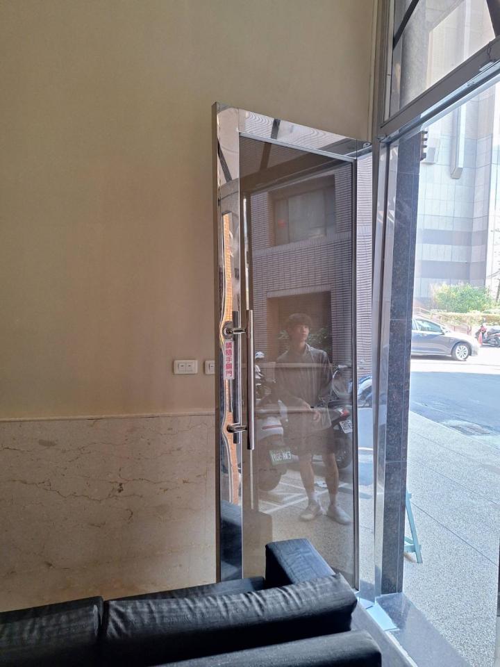 門片維修案件圖片