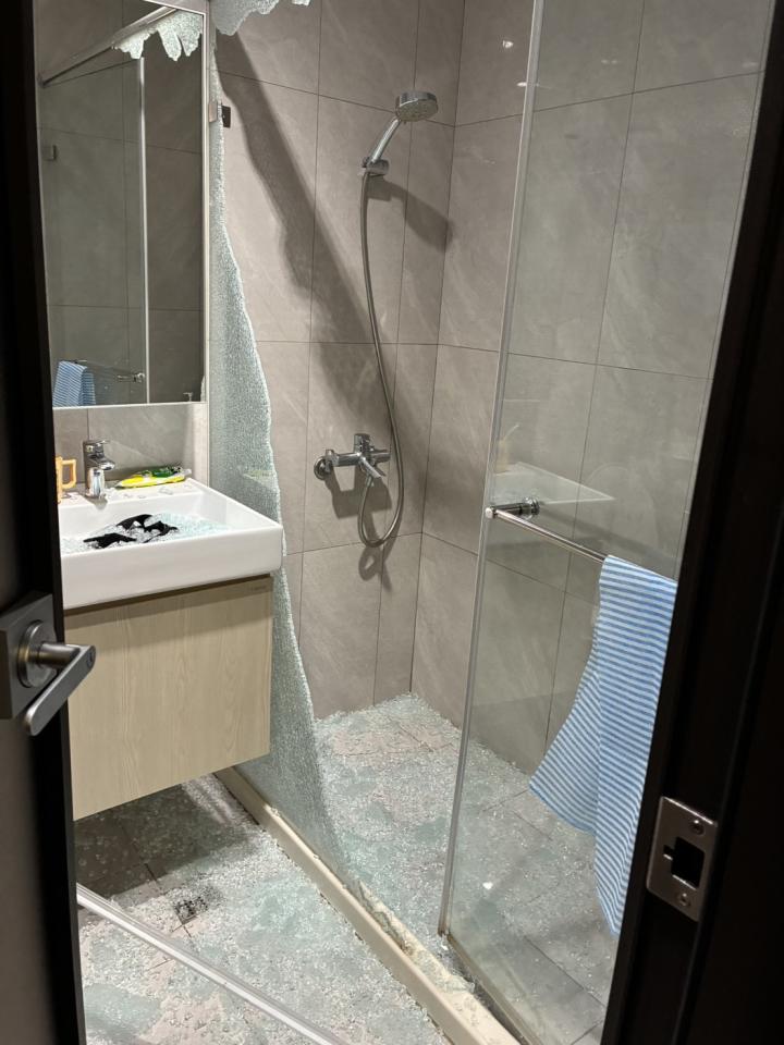 淋浴拉門安裝維修案件圖片