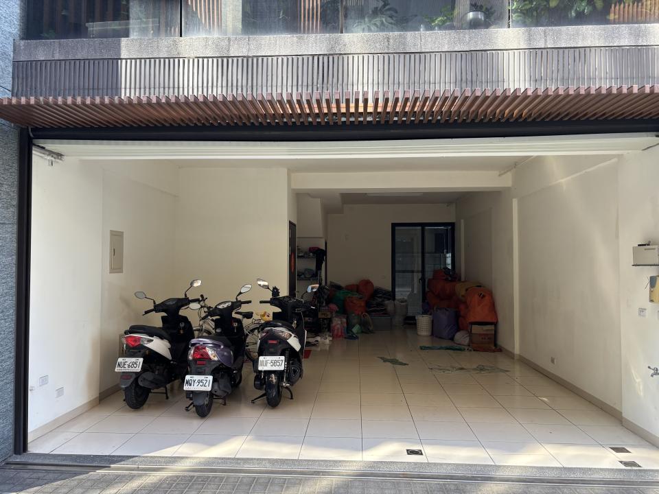 鐵捲門維修案件圖片