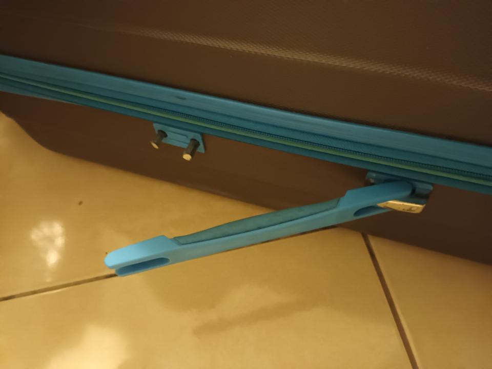 行李箱維修案件圖片